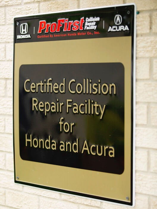 Picture about certifications in Collision Center 1